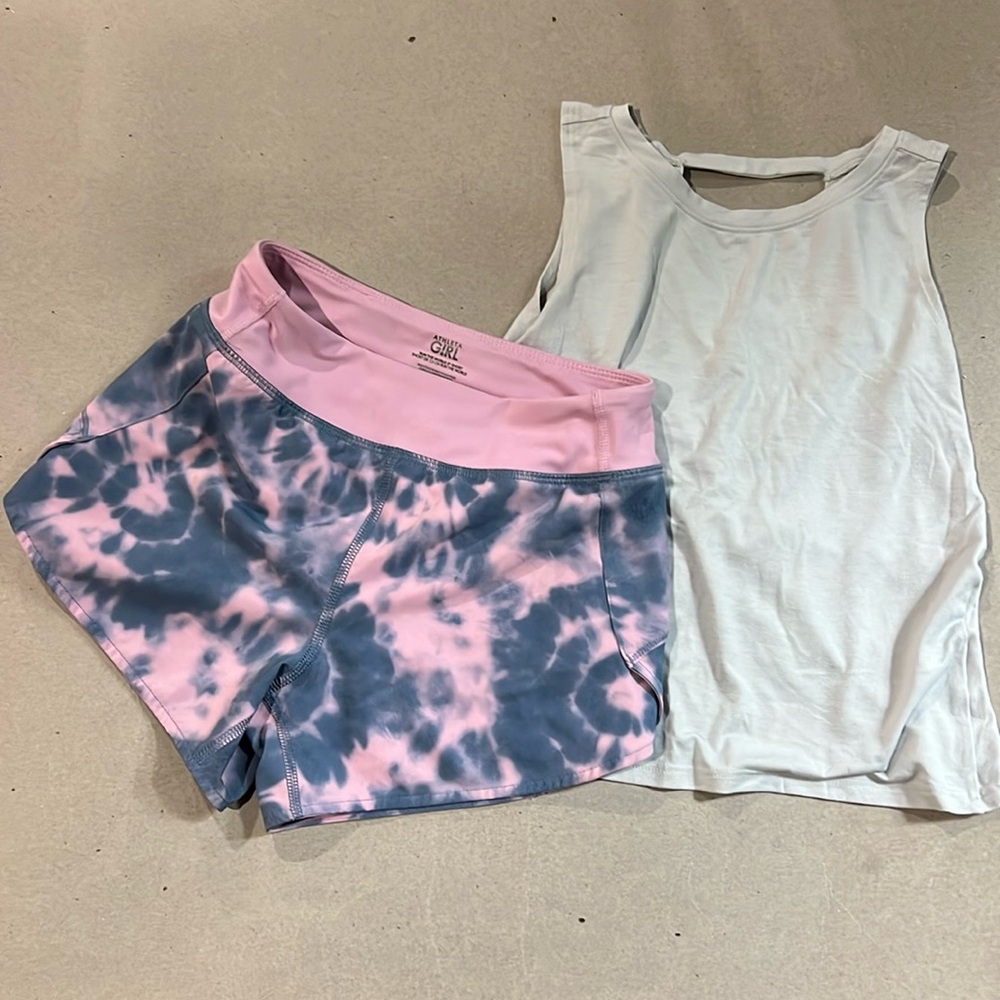 Lot of 2 Athleta shorts and tank